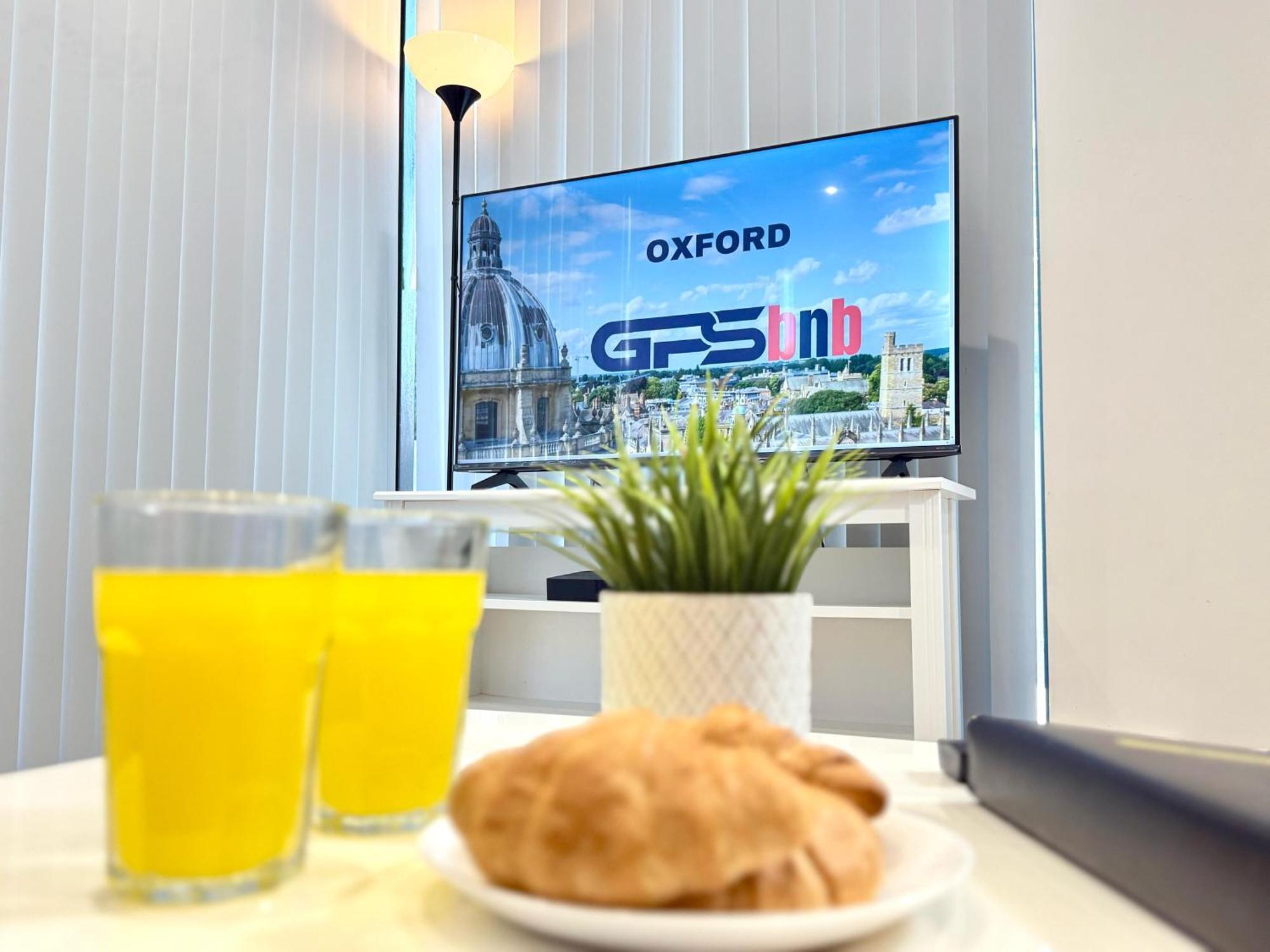 Evergreen Lodge - Two Bed Lux Flat - Parking, Garden, Patio, Wifi, Netflix - Close To Blenheim Palace & Oxford - F3 คิดลิงตัน ภายนอก รูปภาพ